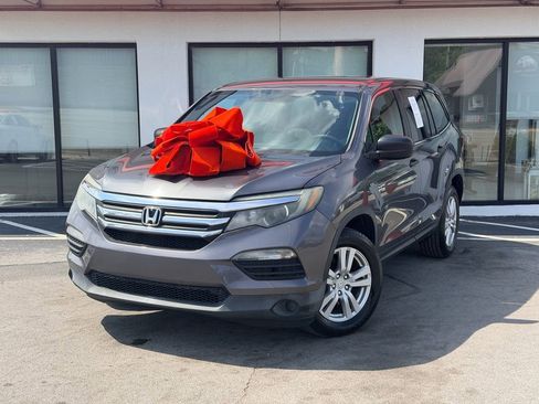 Used 2016 Honda Pilot LX image 1