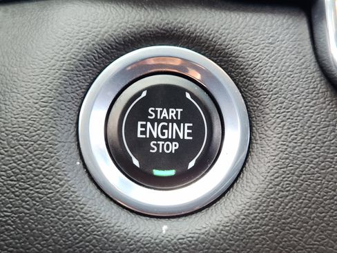 Used 2023 Chevrolet Colorado LT w/ LT Convenience Package RWD image 22