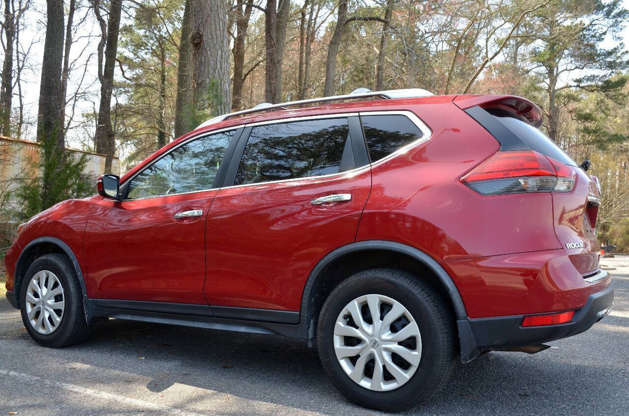 Used 2017 Nissan Rogue S w/ S Appearance Package AWD/4WD image 7