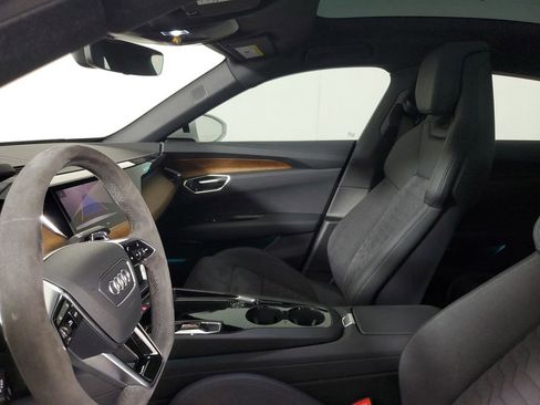 Used 2024 Audi e-tron GT Premium Plus image 21