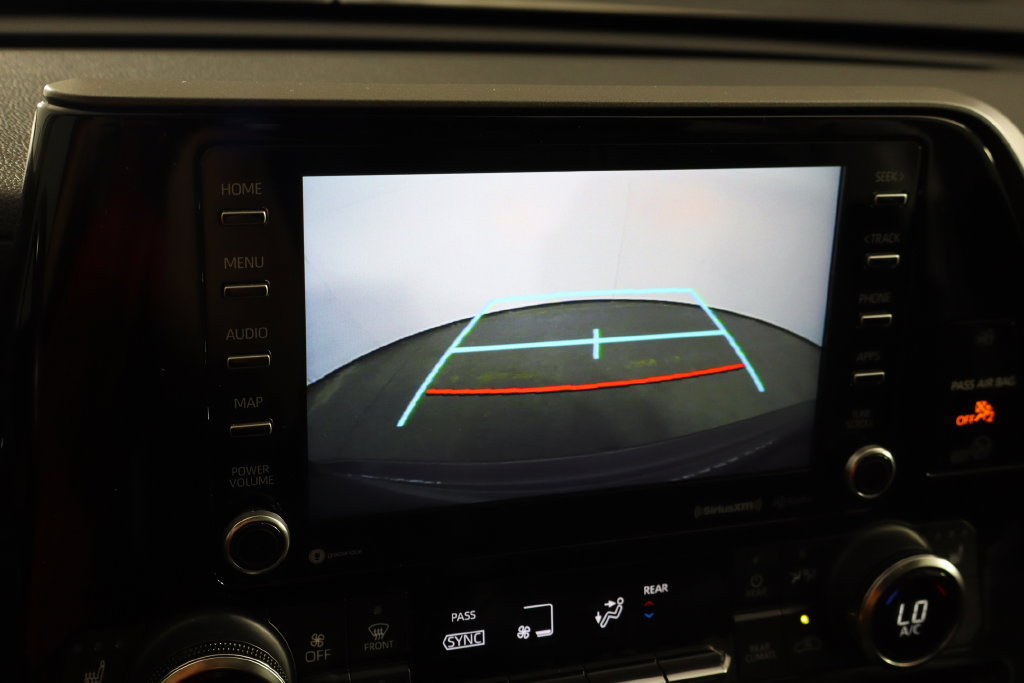 Used 2021 Toyota Highlander XLE FWD image 38
