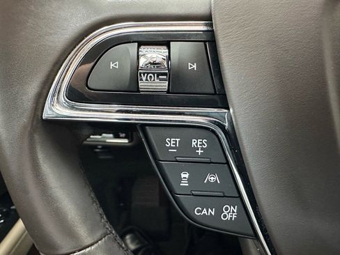 Used 2022 Lincoln Nautilus Reserve w/ Equipment Group 202A image 48