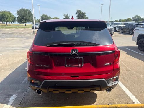 Used 2025 Honda Passport EX-L image 6
