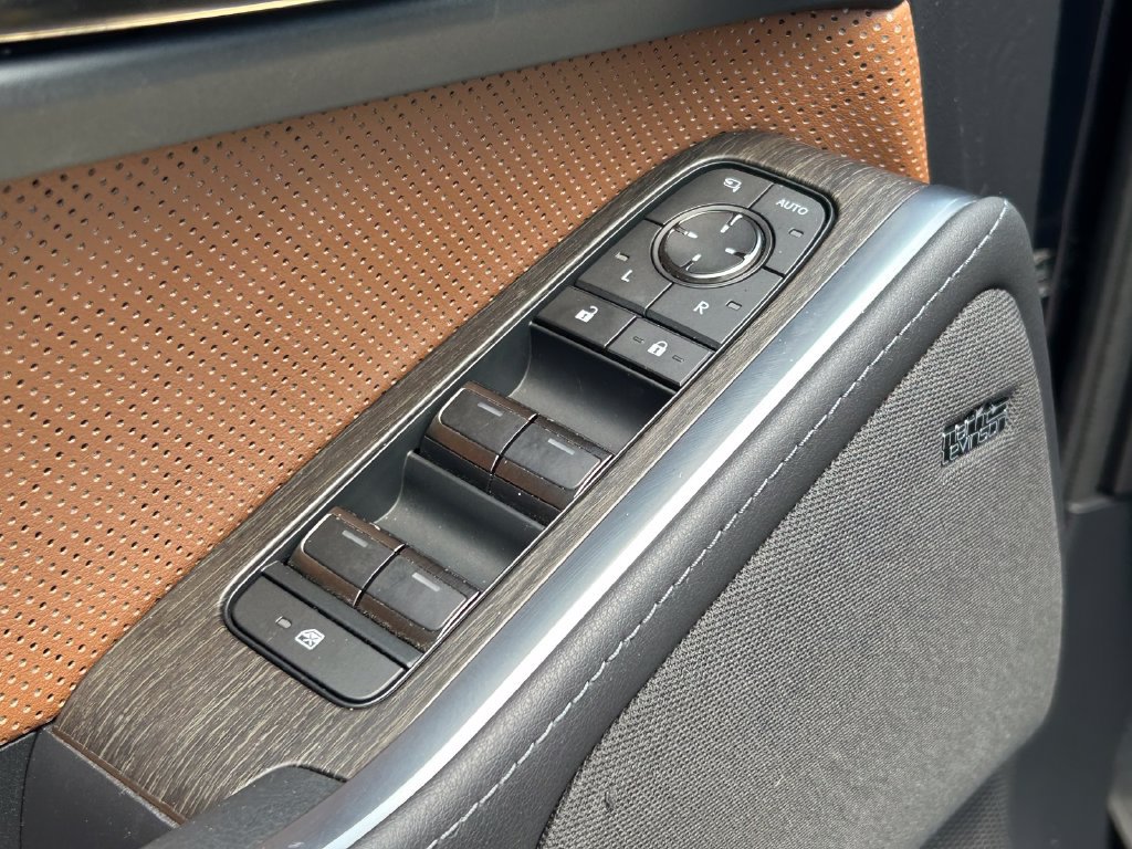 Used 2024 Lexus GX 550 w/ Accessory Package (Z1) AWD/4WD image 28