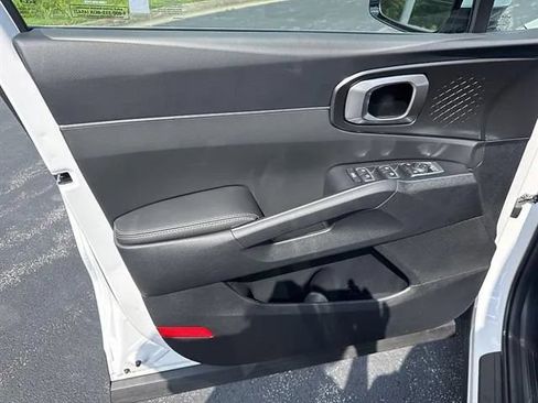 New 2026 Kia Sorento LX FWD image 7