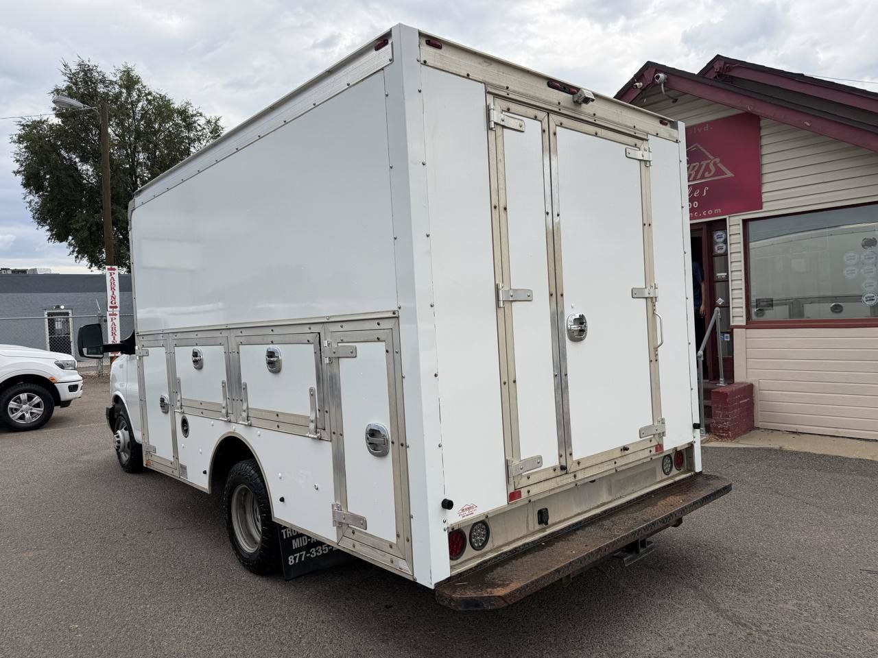 Used 2020 Chevrolet Express 3500 w/ Power Convenience Package RWD image 6