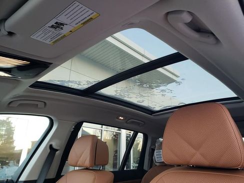 New 2026 BMW X7 xDrive40i w/ Premium Package image 22