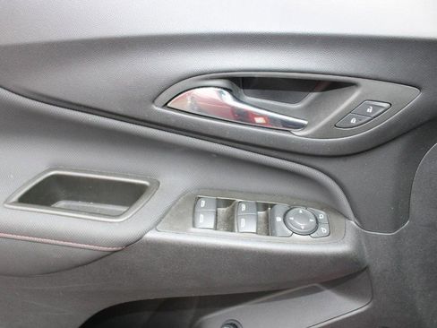 Used 2023 Chevrolet Equinox RS image 9