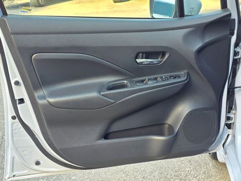 Used 2025 Nissan Versa SV w/ Trunk Package image 22