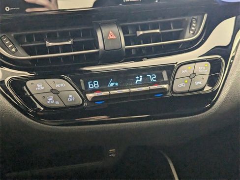 Used 2020 Toyota C-HR XLE image 22