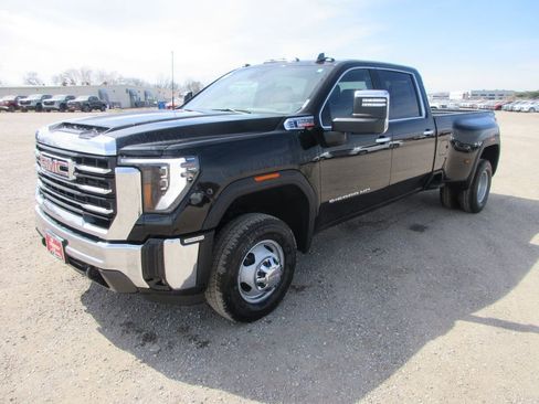 New 2026 GMC Sierra 3500 SLT w/ SLT Convenience Package AWD/4WD image 11
