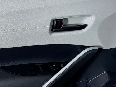 Used 2026 Toyota Corolla Cross LE image 24