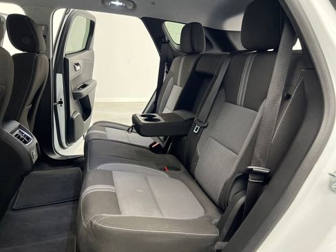 Used 2025 Chevrolet Blazer LT FWD image 13