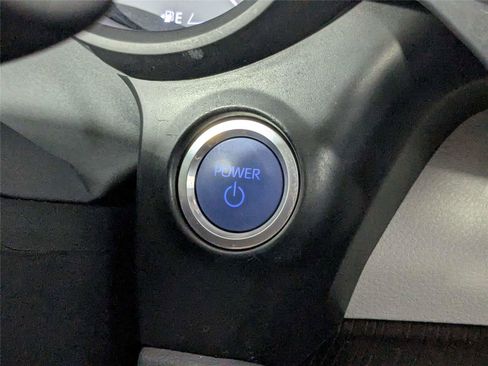 Used 2024 Toyota Sienna XLE FWD image 25