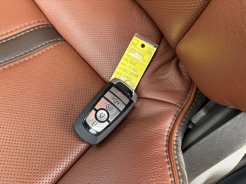 Used 2022 Ford F350 King Ranch w/ Chrome Package image 23