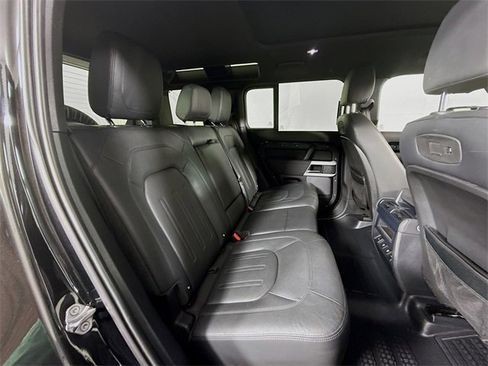 Certified 2021 Land Rover Defender 110 SE image 28
