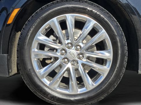 Used 2017 Cadillac XT5 Platinum AWD/4WD image 38