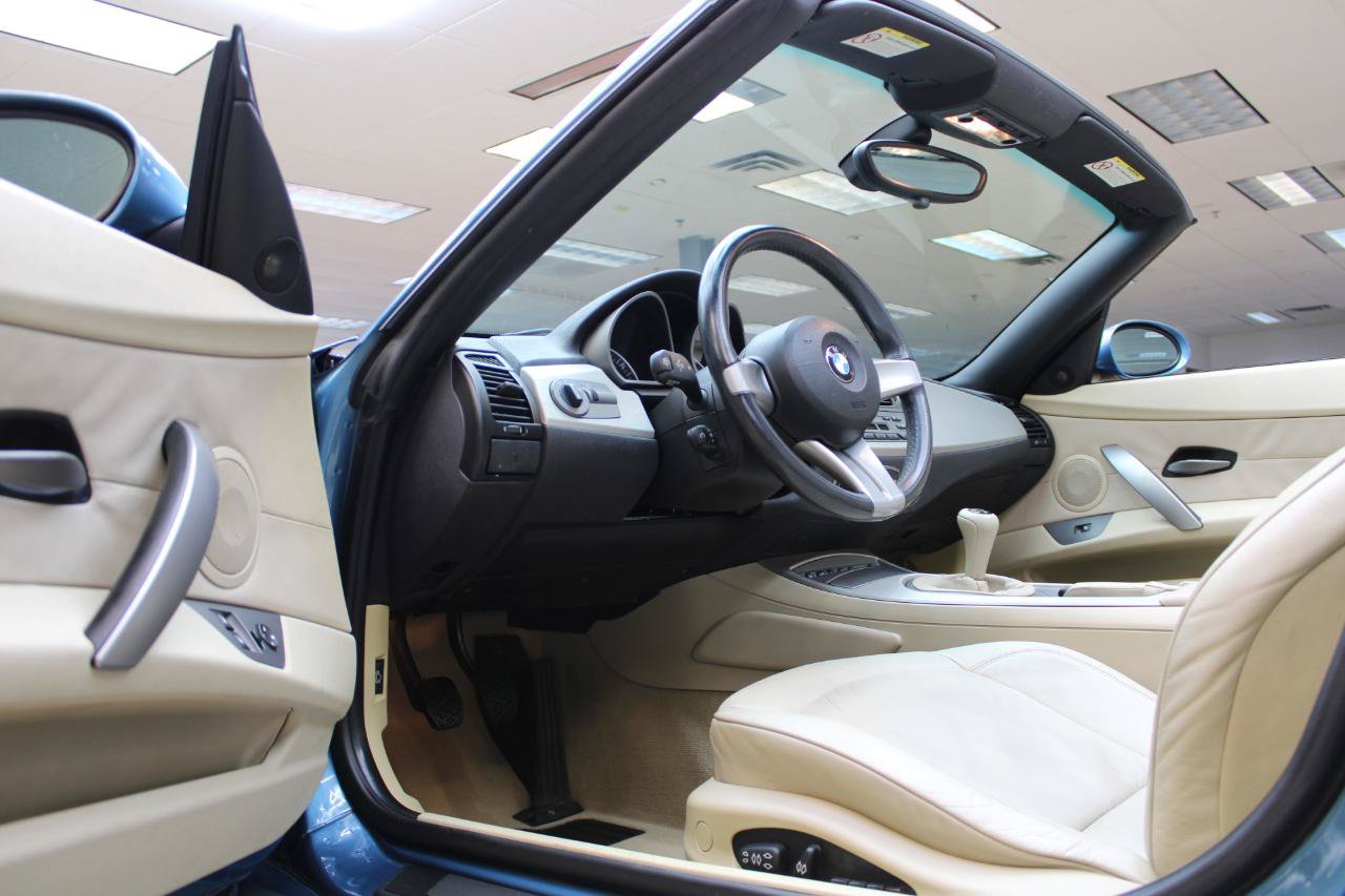 Used 2003 BMW Z4 2.5i RWD image 37