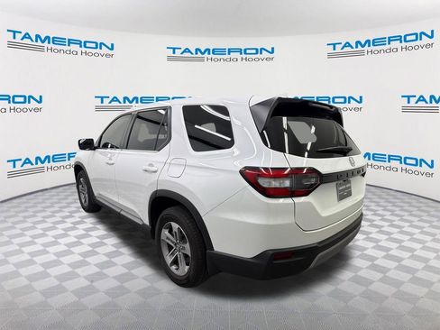 Used 2025 Honda Pilot EX-L image 3
