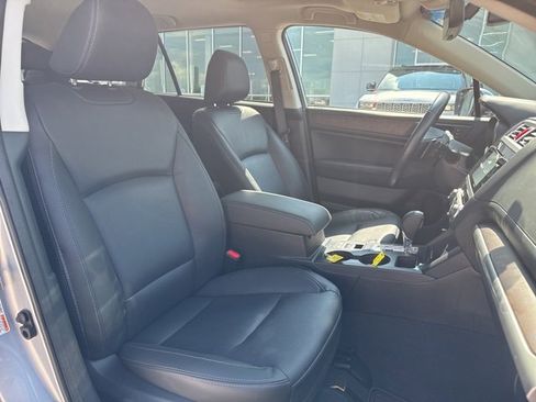 Used 2017 Subaru Outback 2.5i Limited image 34