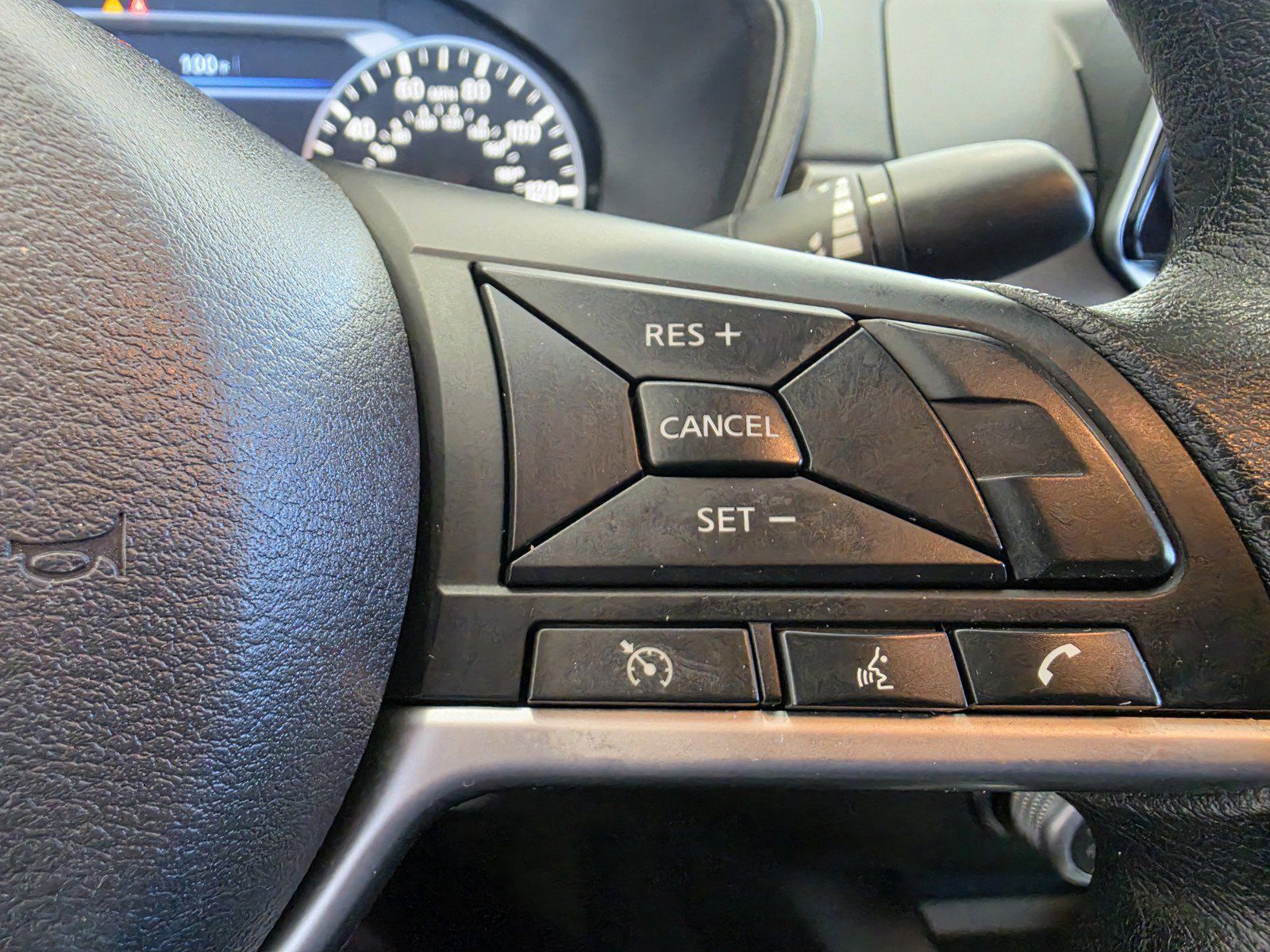 Used 2024 Nissan Altima 2.5 SV FWD image 14