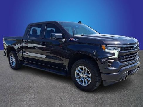Used 2023 Chevrolet Silverado 1500 RST w/ Z71 Off-Road Package AWD/4WD image 2