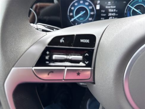 Used 2024 Hyundai Elantra Blue image 13