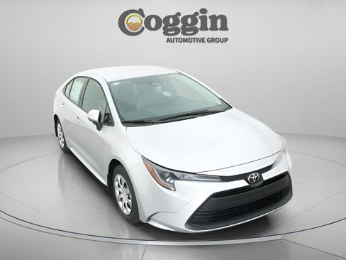 Used 2026 Toyota Corolla LE FWD image 27