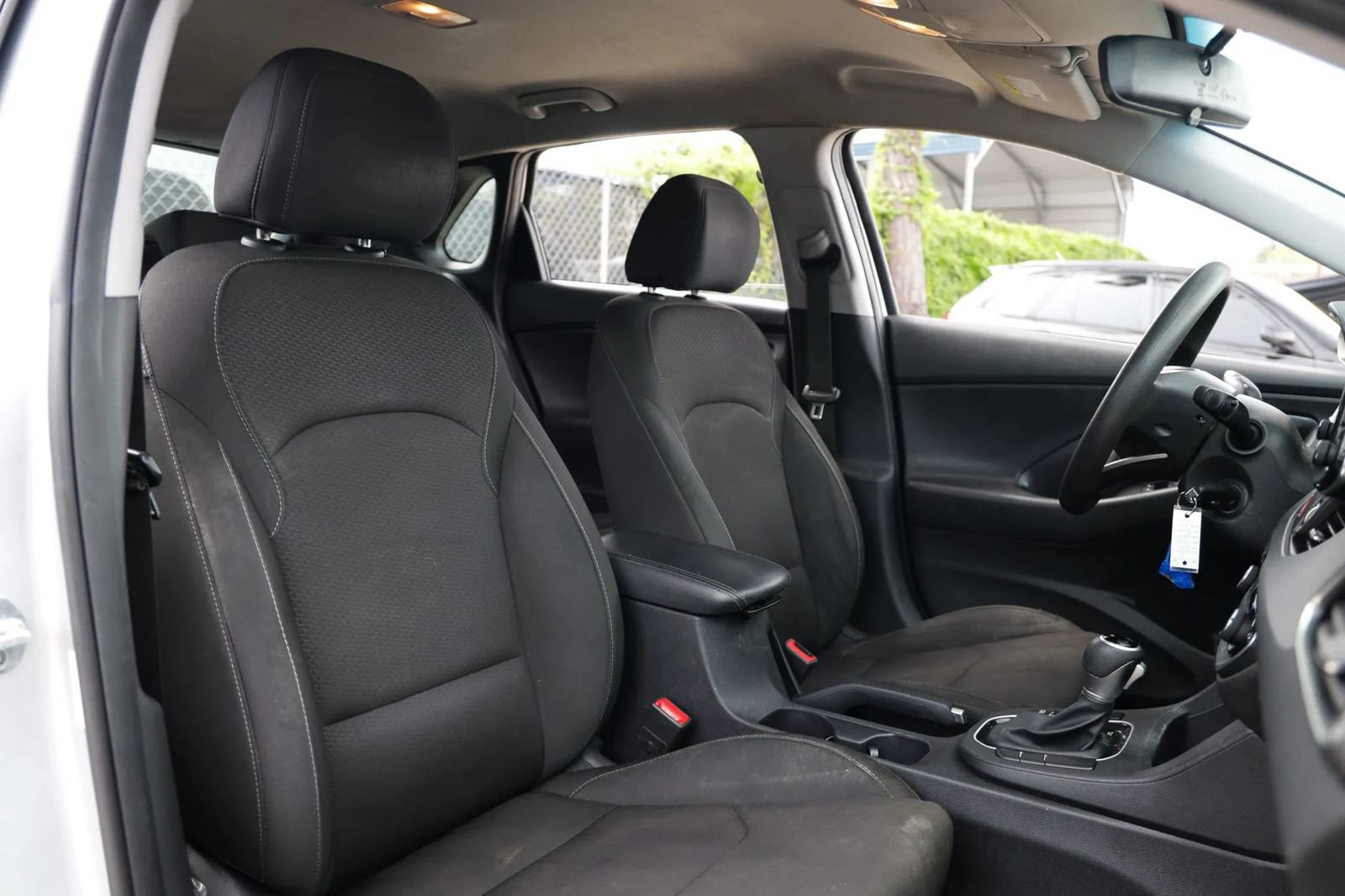 Used 2018 Hyundai Elantra GT FWD image 23