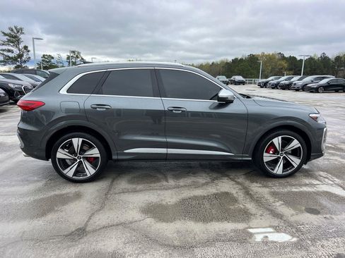 Certified 2025 Audi SQ5 Premium Plus w/ Premium Plus Package AWD/4WD image 4