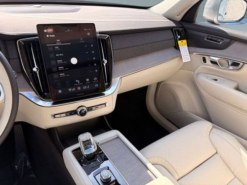 New 2026 Volvo XC90 B6 Ultra w/ Protection Package image 24