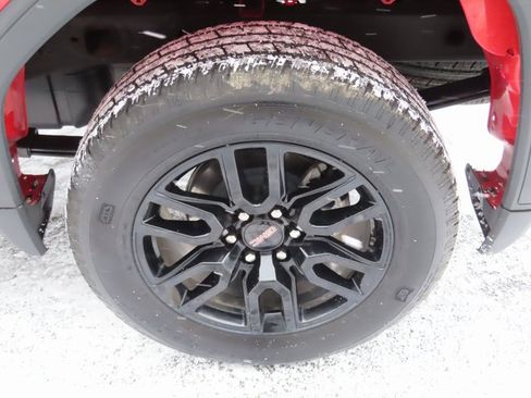 Used 2025 GMC Sierra 1500 Elevation image 16