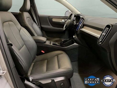 Used 2025 Volvo XC40 B5 Core image 22
