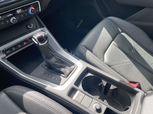 Certified 2025 Audi Q3 2.0T Premium AWD/4WD image 32