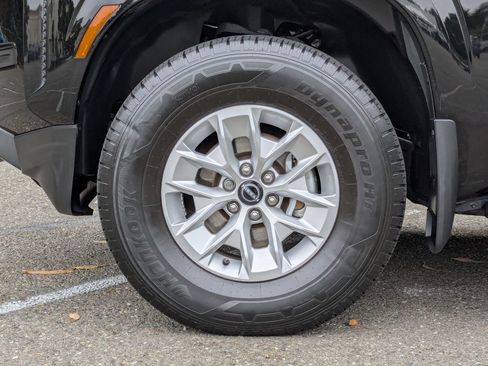 Used 2024 Nissan Frontier SV w/ Technology Package AWD/4WD image 9