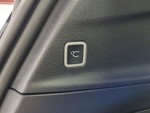 New 2026 Chrysler Pacifica Select image 11