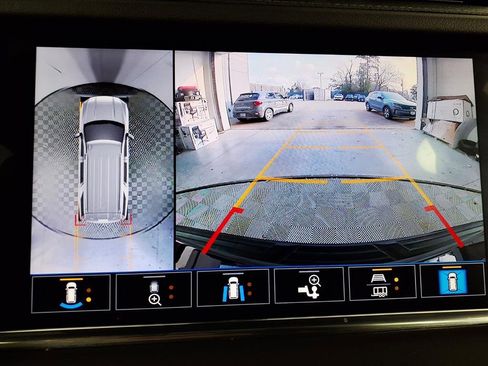 Used 2021 GMC Yukon Denali image 12