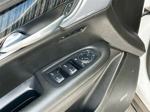 Used 2022 Cadillac XT6 Premium Luxury image 18