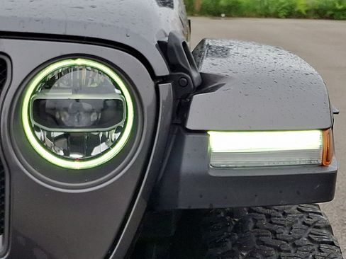 Used 2021 Jeep Wrangler Unlimited Rubicon AWD/4WD image 19