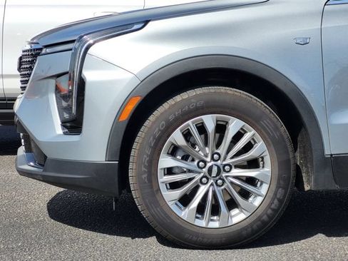 Used 2024 Cadillac XT4 Premium Luxury FWD image 10