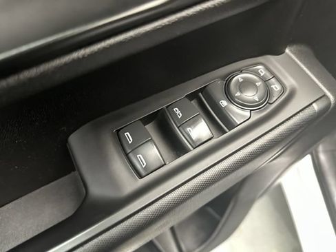 Used 2022 Chevrolet Silverado 1500 Custom AWD/4WD image 19