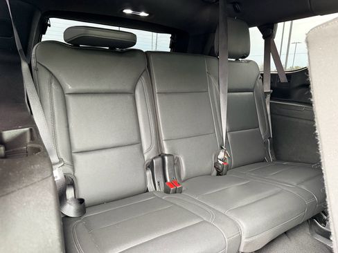 Used 2022 Chevrolet Suburban LT RWD image 23