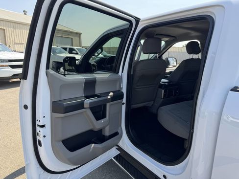 Used 2016 Ford F150 XLT w/ Equipment Group 302A Luxury image 24