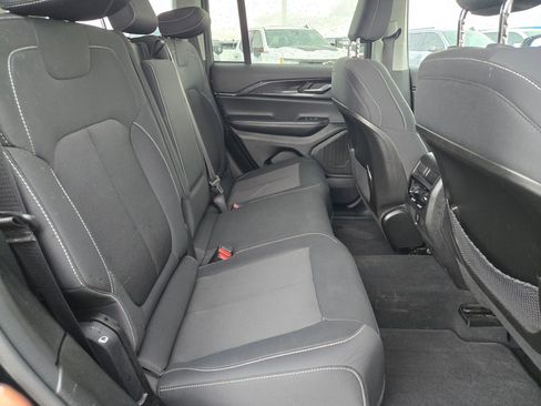 Used 2023 Jeep Grand Cherokee Laredo w/ Luxury Tech Group I image 22