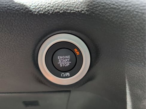 New 2026 Chrysler Pacifica Select image 27