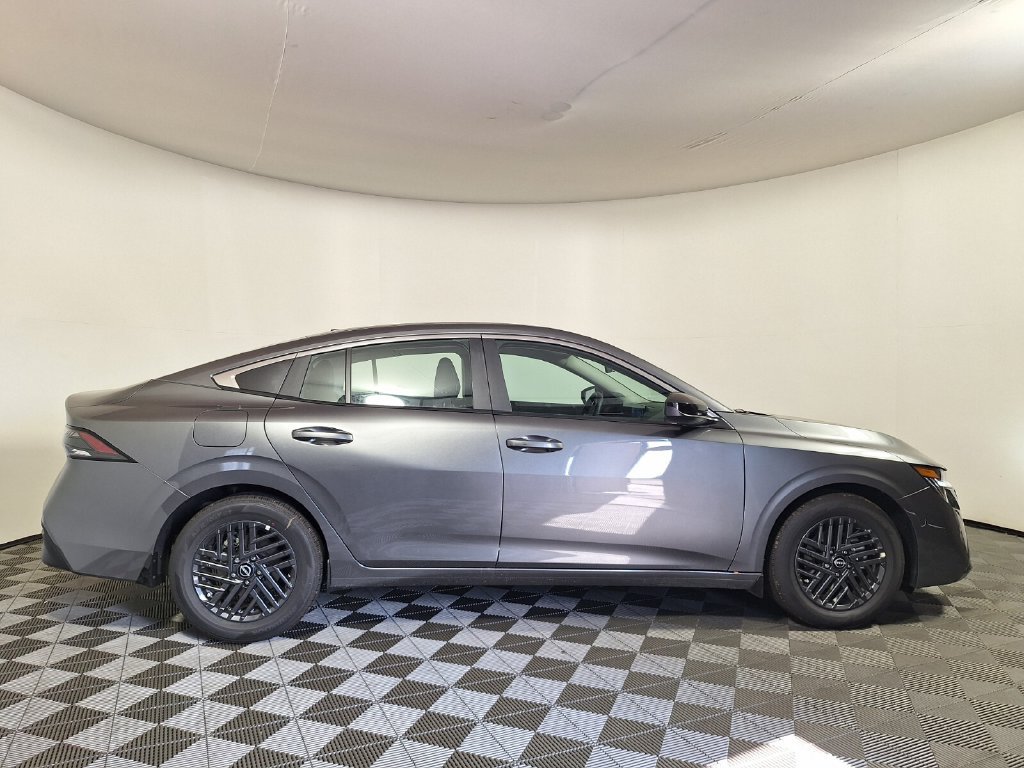 Used 2027 Nissan Sentra SV w/ Floor Mat Package FWD image 4