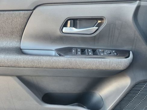 New 2026 Nissan Kicks SV image 17