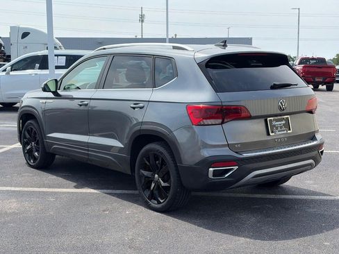 Used 2023 Volkswagen Taos SE w/ Black Wheel Package FWD image 8