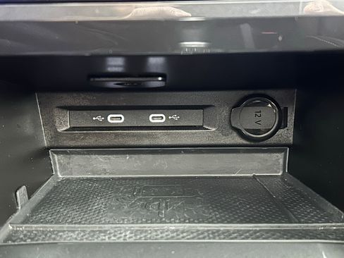 Used 2024 Volkswagen Tiguan SE R-Line w/ MDO Package, Two-Row image 19