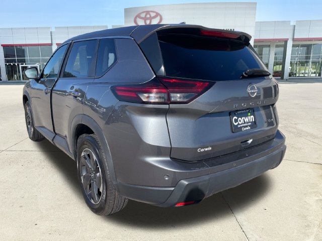 Used 2024 Nissan Rogue SV AWD/4WD image 3